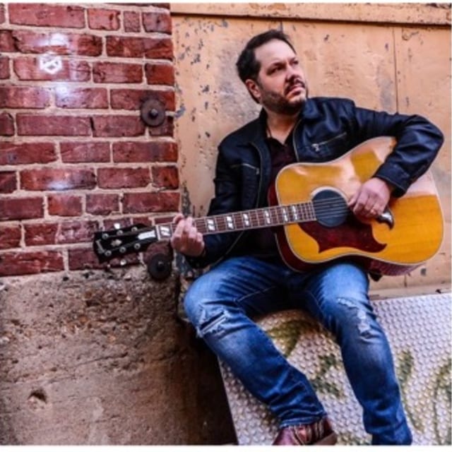 Outdoor Live Music at Lena's Beer Garden: Scott Kurt