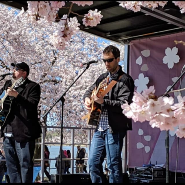 Live Music at Lena's Patio: Round About