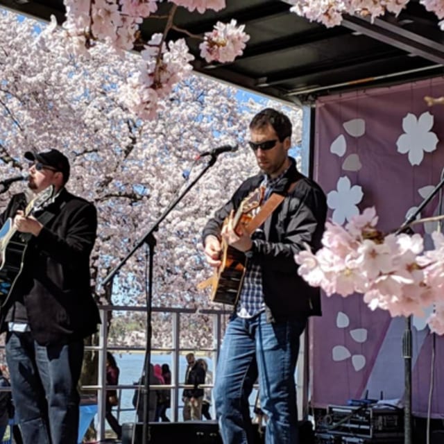 Live Music at Lena's Patio: Round About