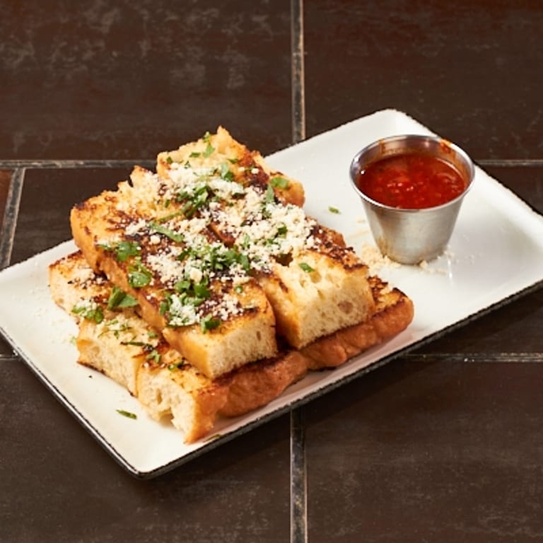 Garlic Bread Delights: Italian Cuisine Favorites